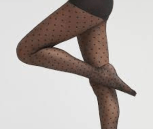 medias negras con lunares